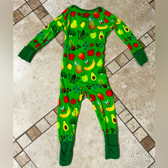 EUC Little Sleepies Once Upon A Farm Fruits and Veggies Zippy 6-12 months - Picture 3 of 4